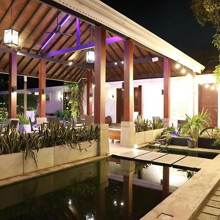Swanee Grand Hotel Негомбо Екстериор снимка