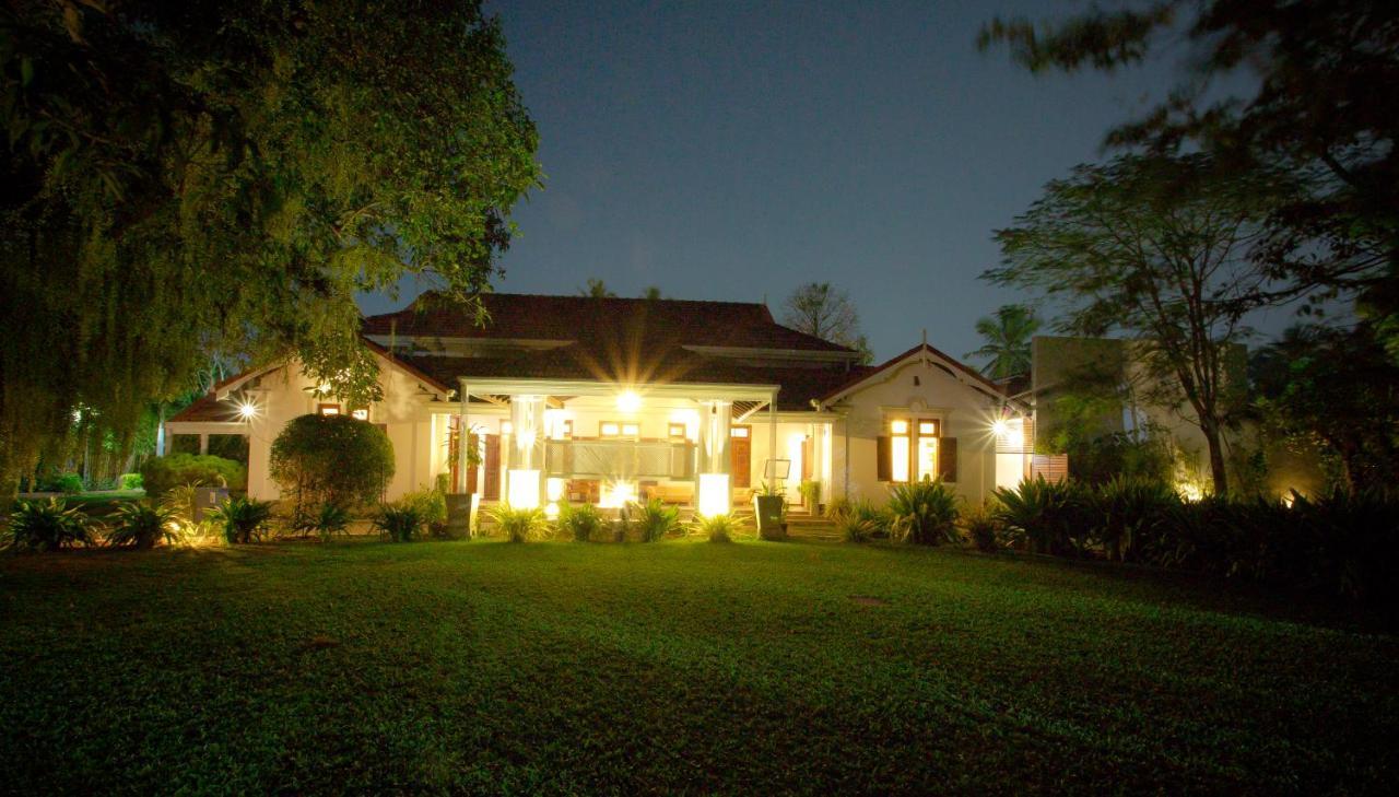 Swanee Grand Hotel Негомбо Екстериор снимка