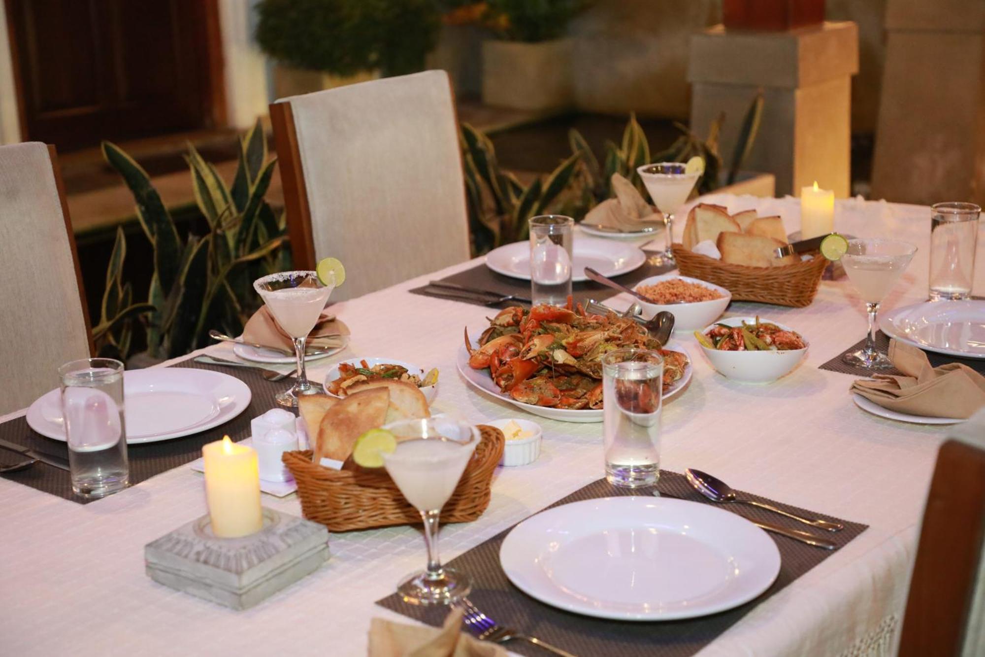 Swanee Grand Hotel Негомбо Екстериор снимка